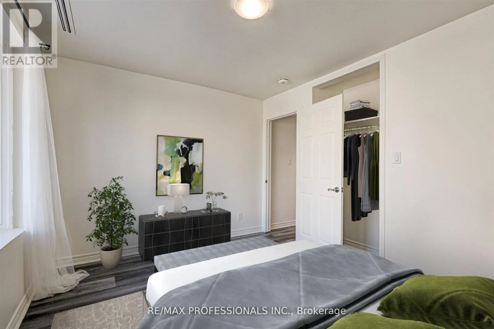 2ND FLR - 1425 GERRARD STREET E