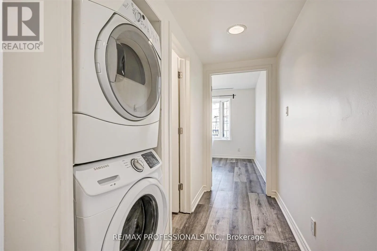 2ND FLR - 1425 GERRARD STREET E