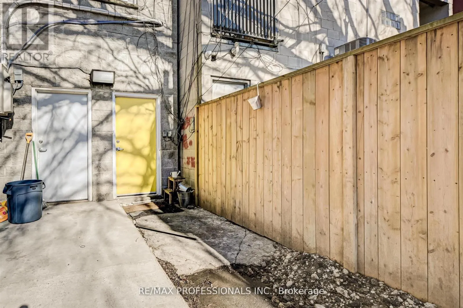 2ND FLR - 1425 GERRARD STREET E