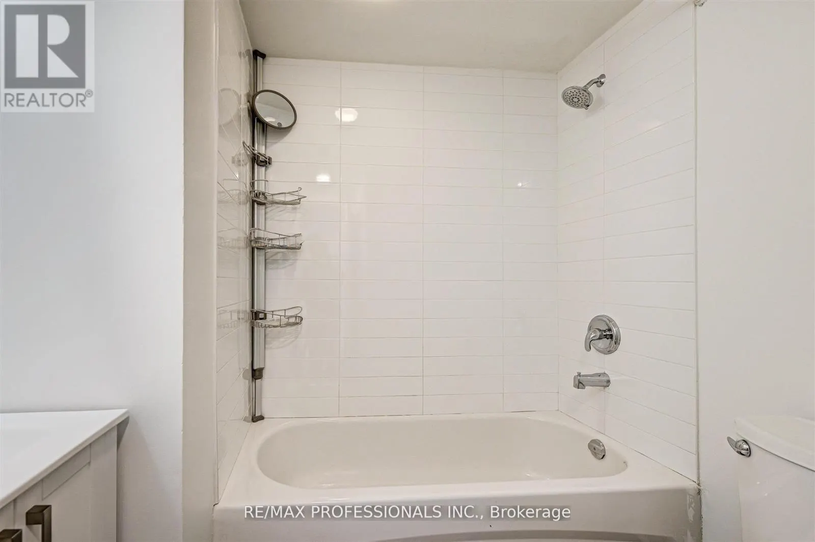 2ND FLR - 1425 GERRARD STREET E