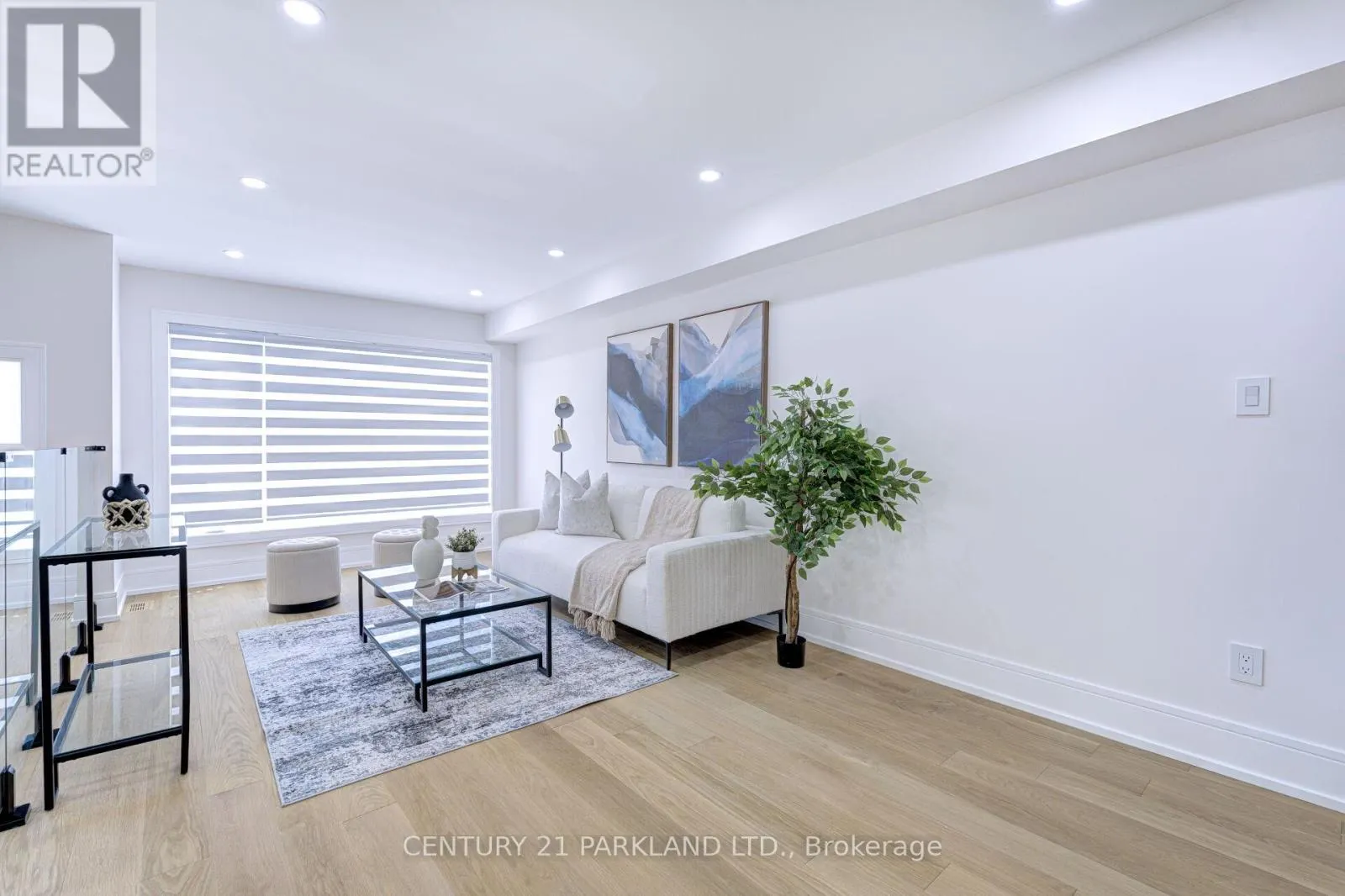 6 STANHOPE AVENUE
