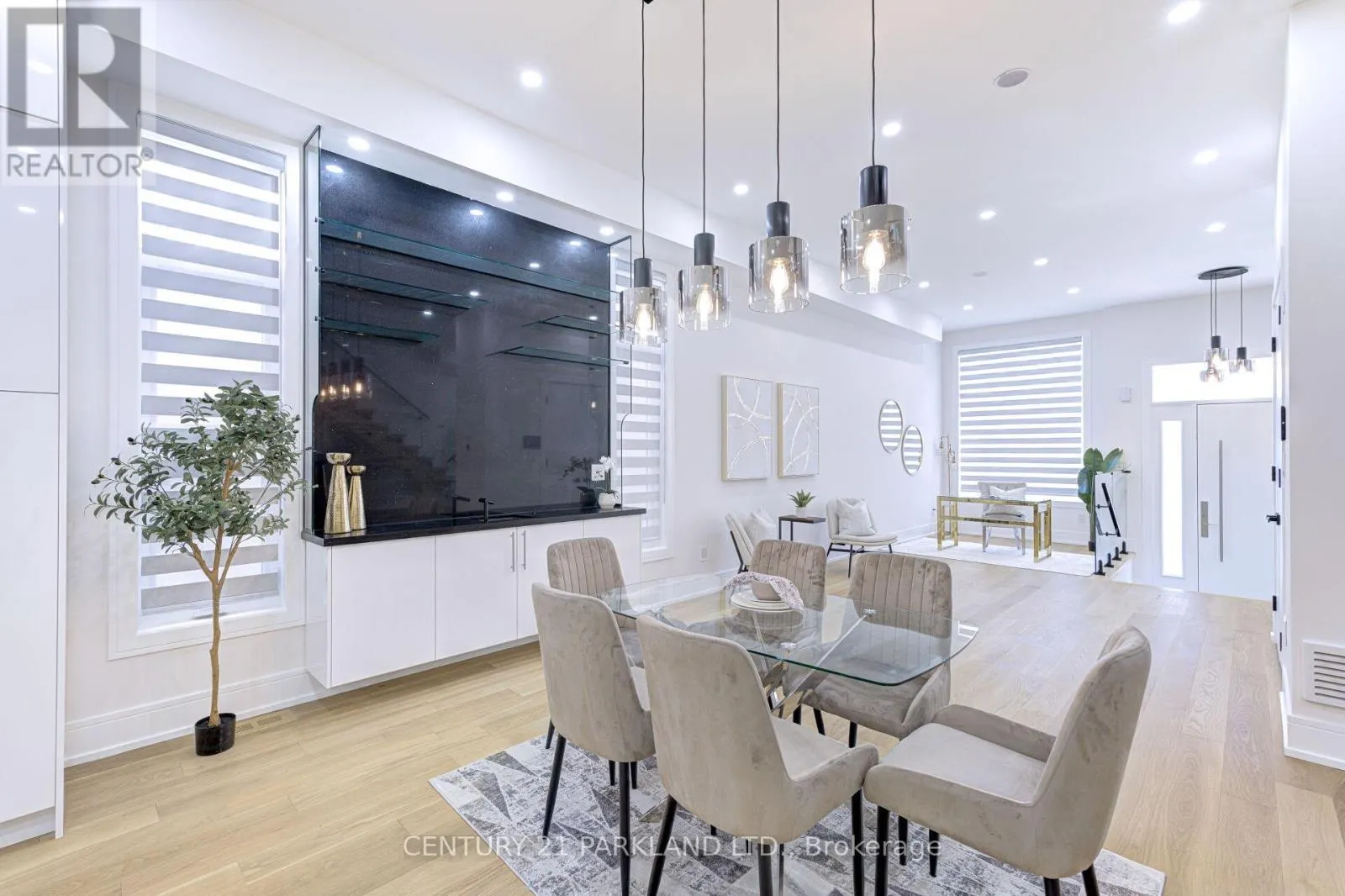6 STANHOPE AVENUE