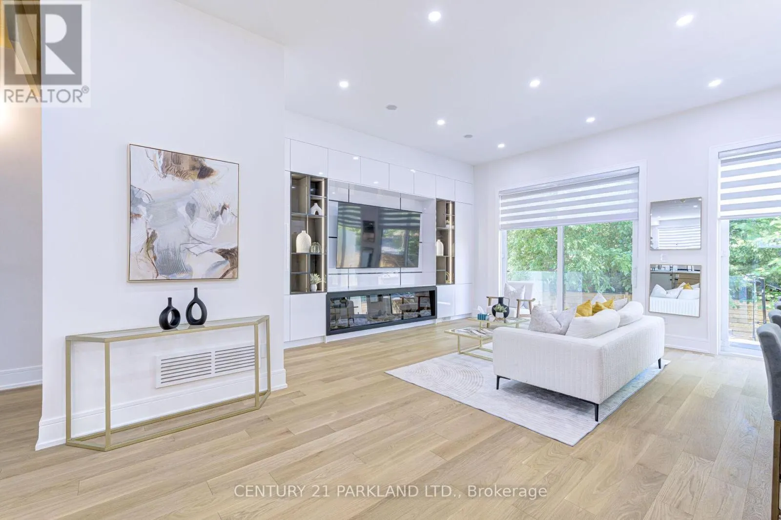 6 STANHOPE AVENUE