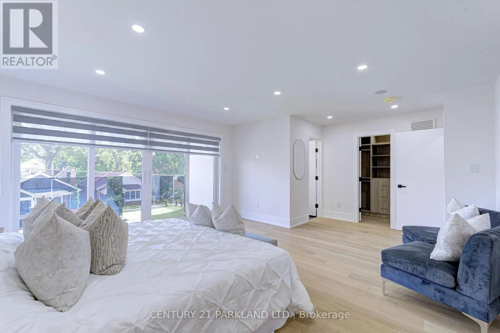 6 STANHOPE AVENUE