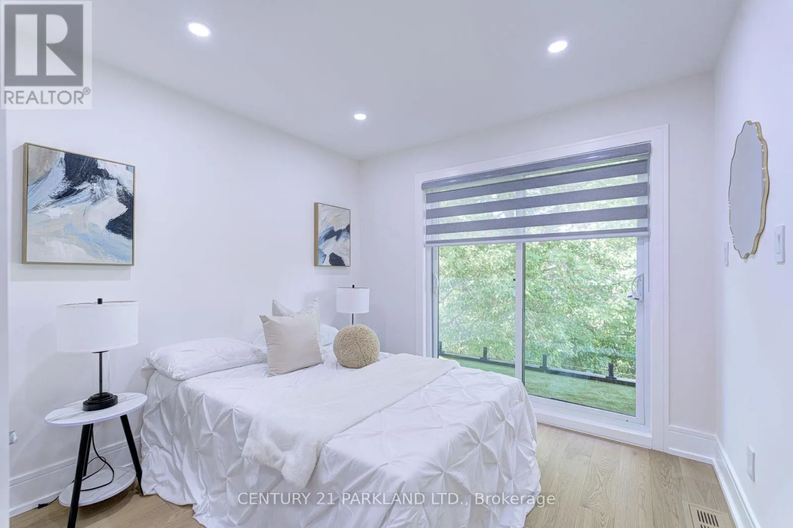 6 STANHOPE AVENUE