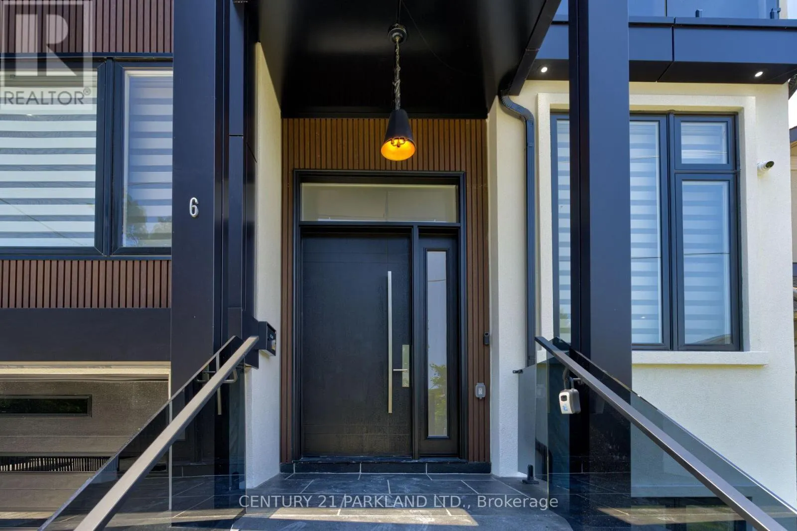 6 STANHOPE AVENUE