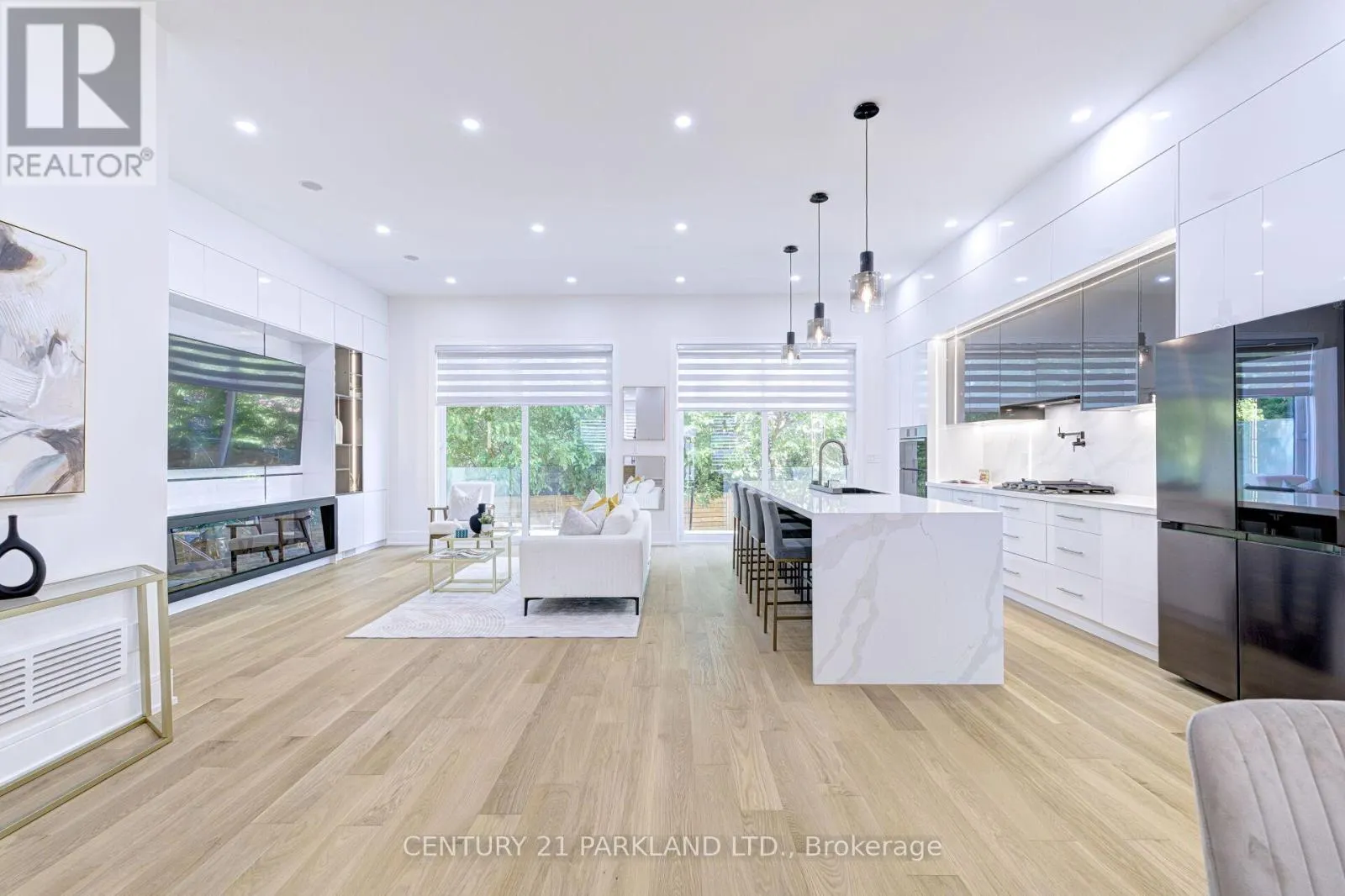 6 STANHOPE AVENUE