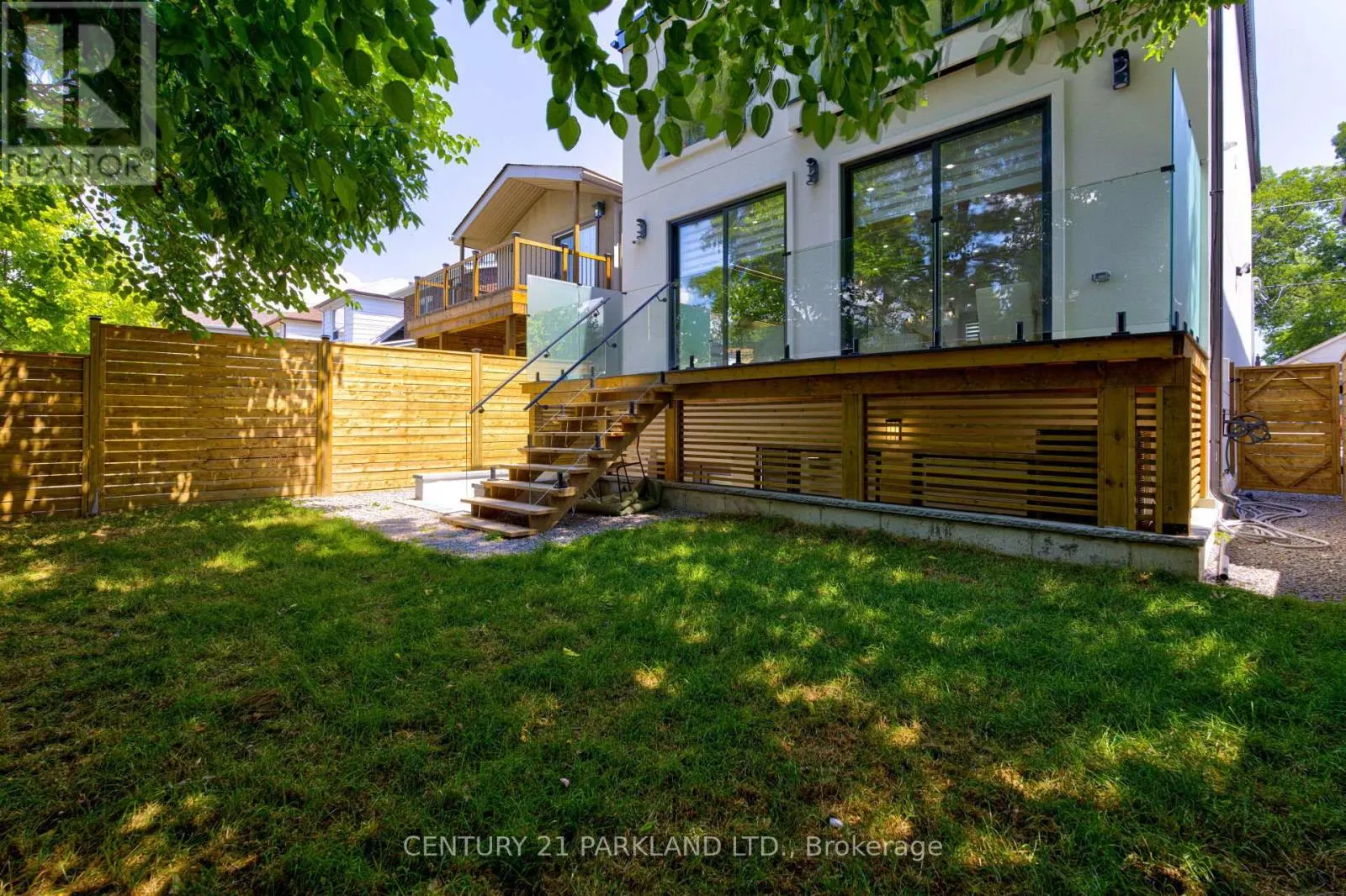 6 STANHOPE AVENUE