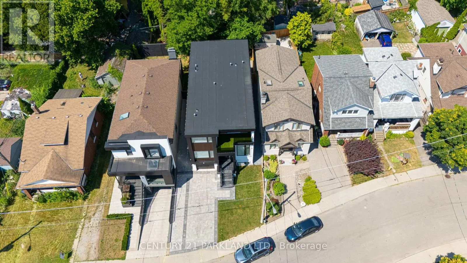 6 STANHOPE AVENUE