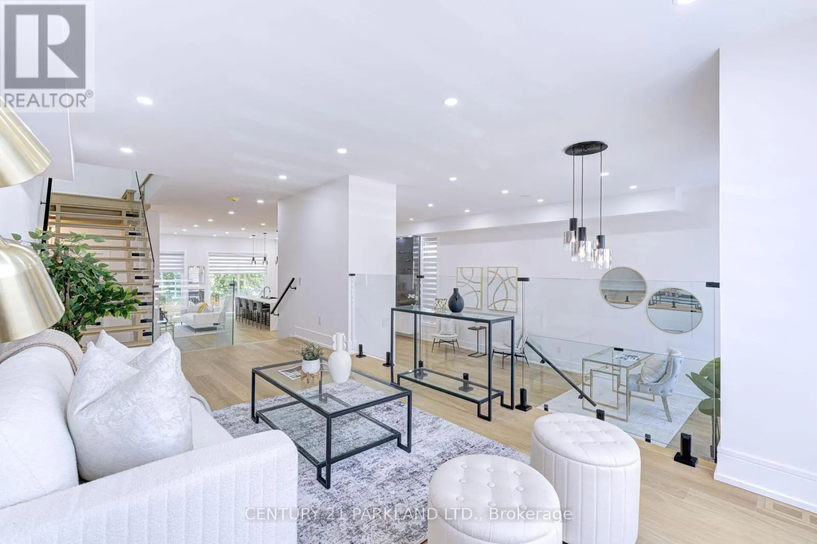 6 STANHOPE AVENUE