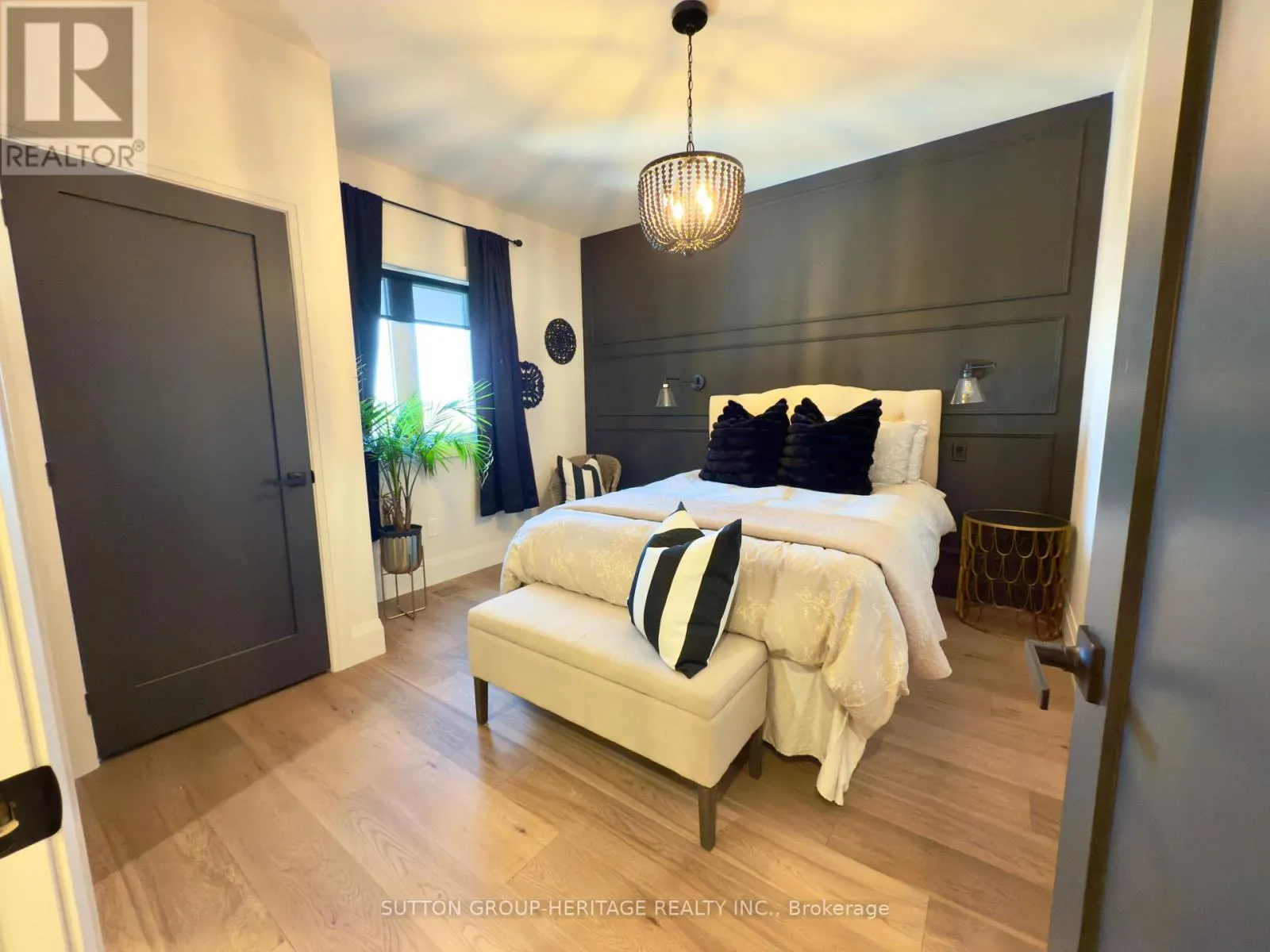 16 COULCLIFF BOULEVARD