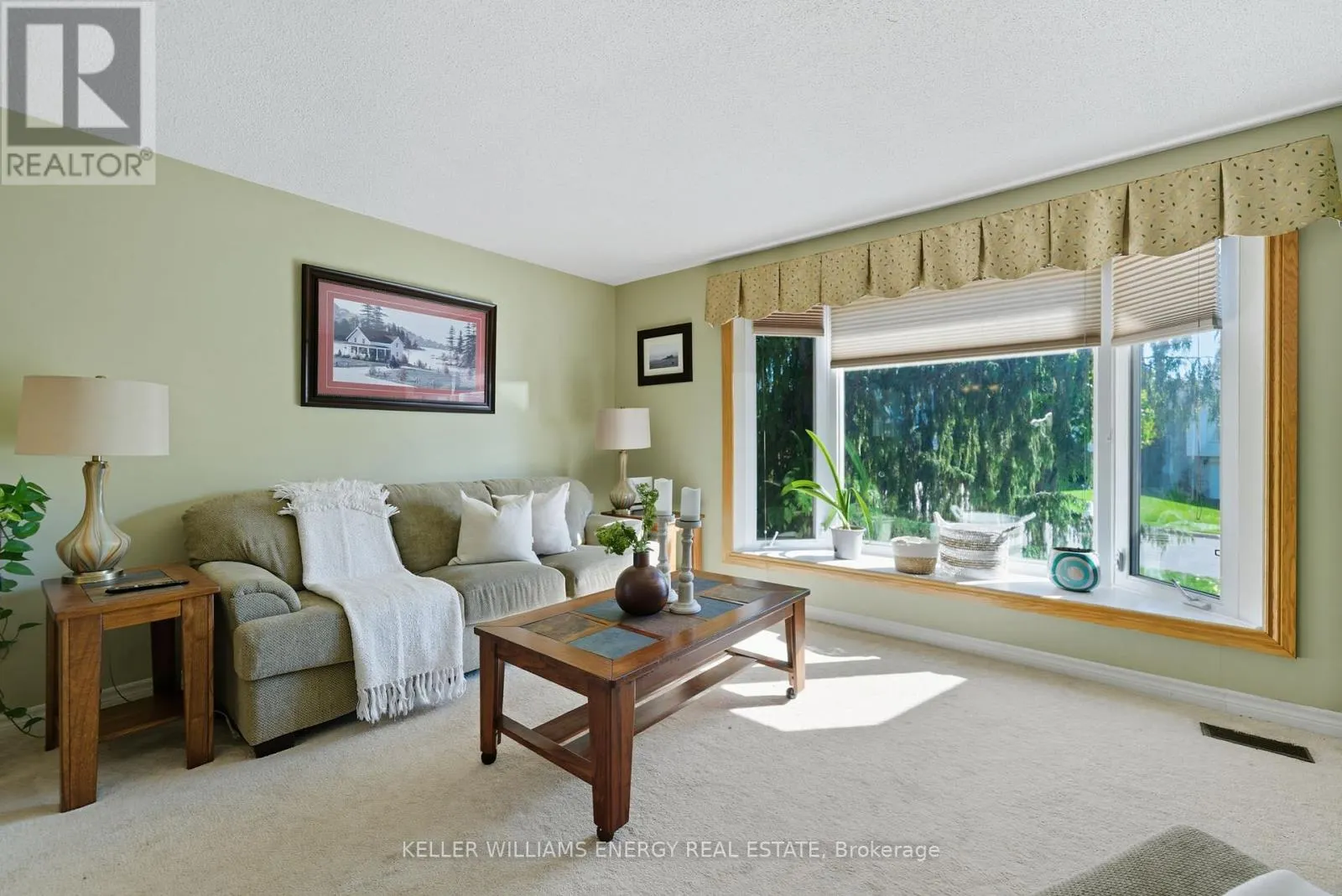 872 MOUNT ALLAN AVENUE