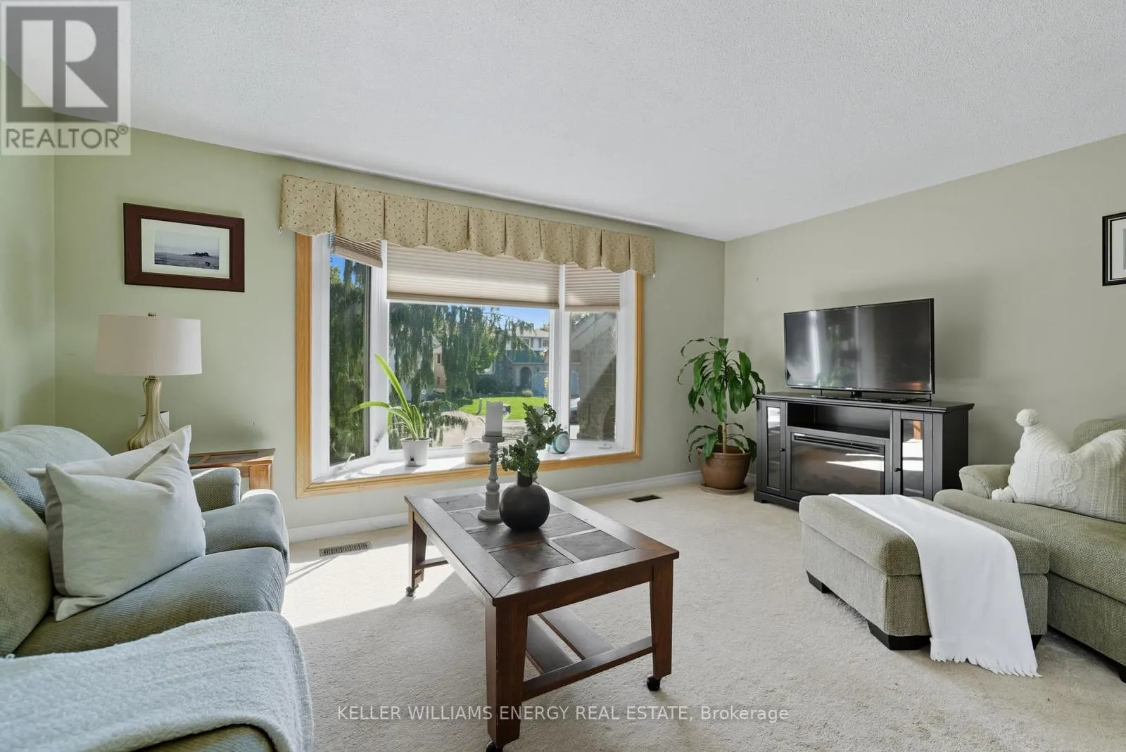 872 MOUNT ALLAN AVENUE