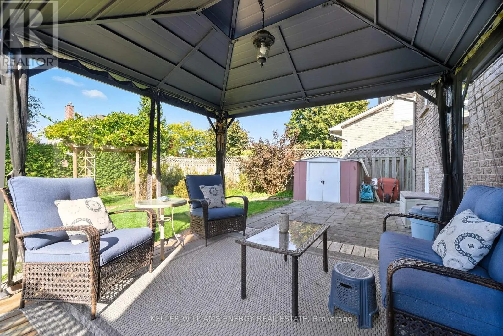 872 MOUNT ALLAN AVENUE