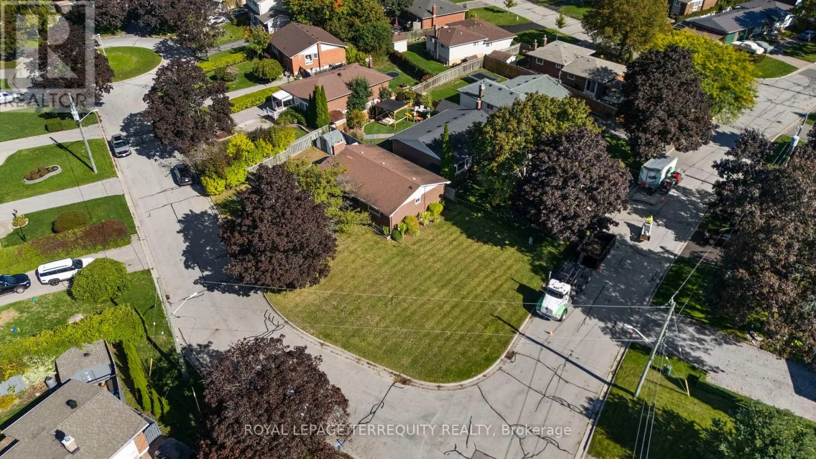 985 SUSAN COURT