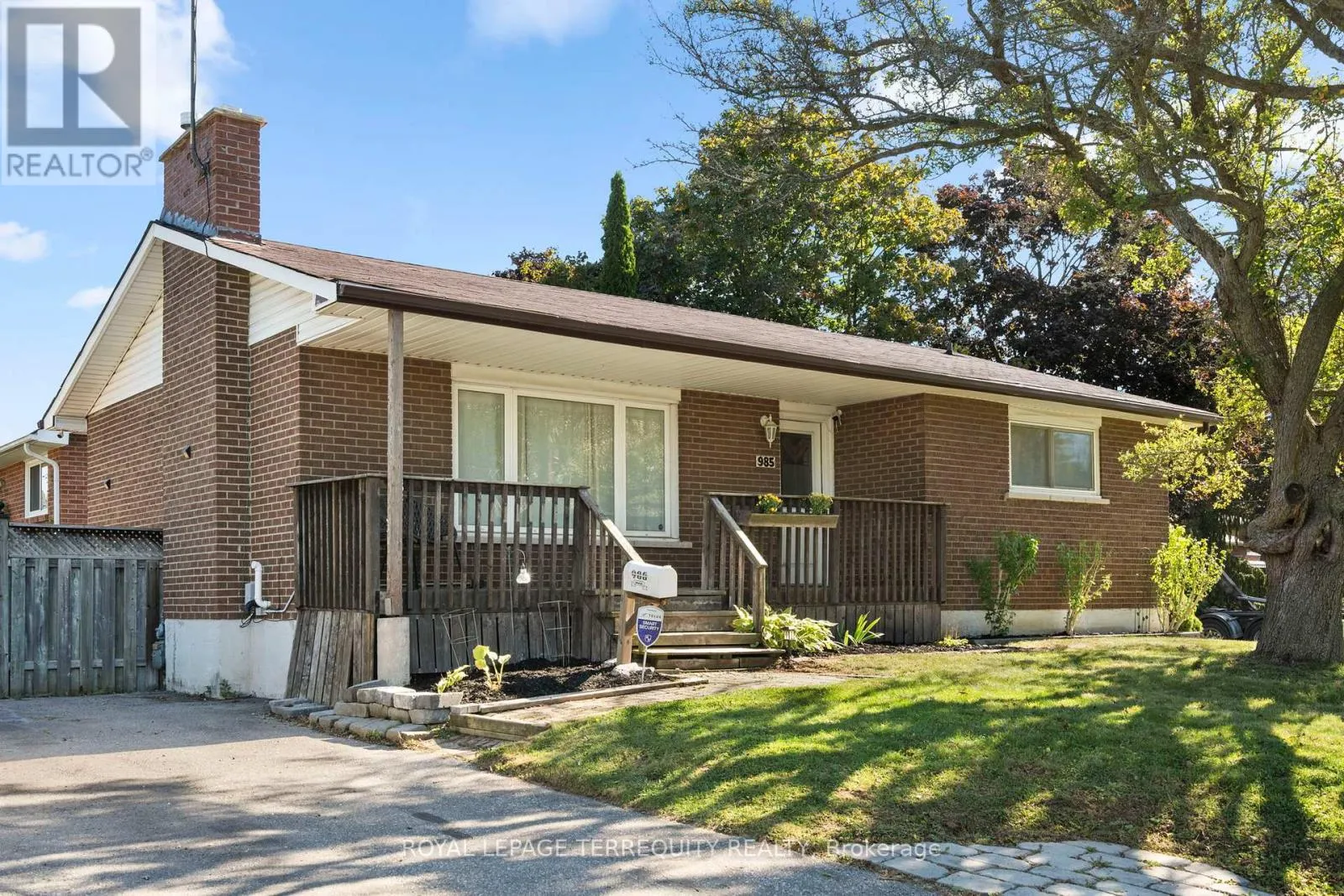985 SUSAN COURT
