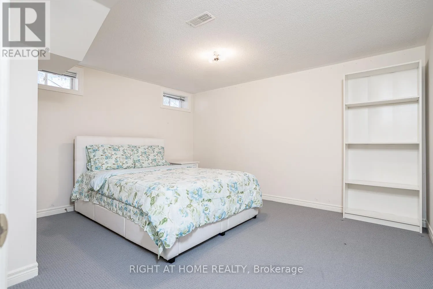 17 - 19 NIAGARA DRIVE