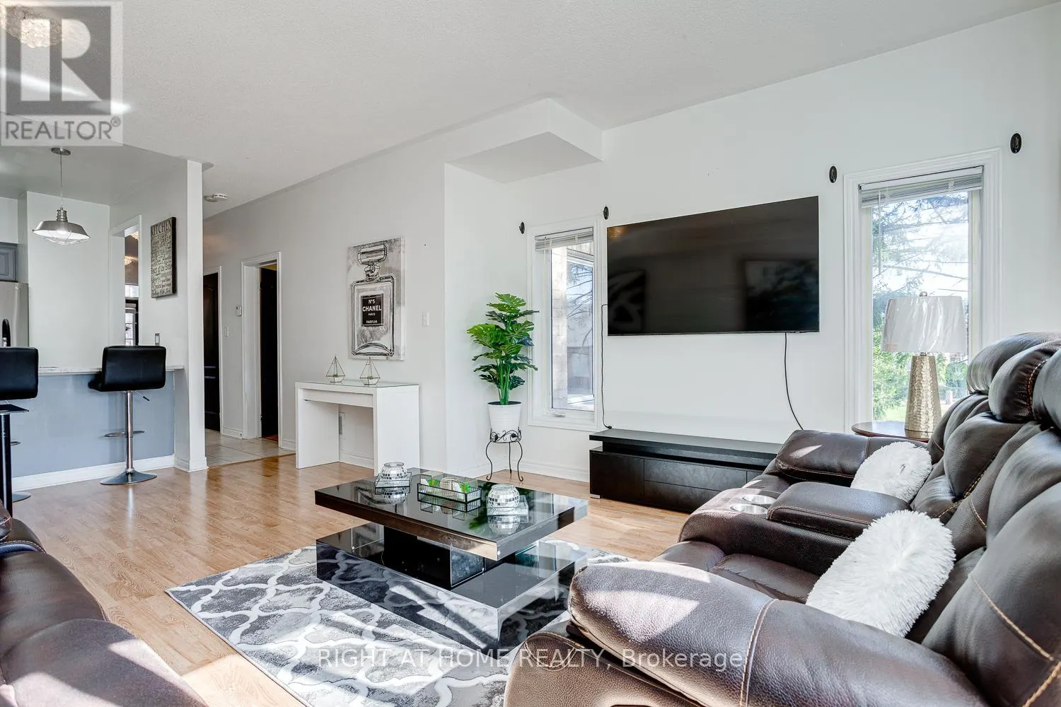 17 - 19 NIAGARA DRIVE