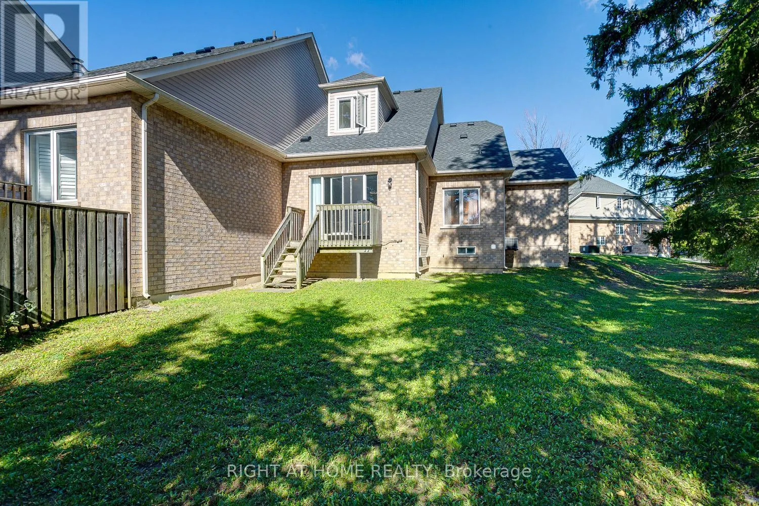 17 - 19 NIAGARA DRIVE