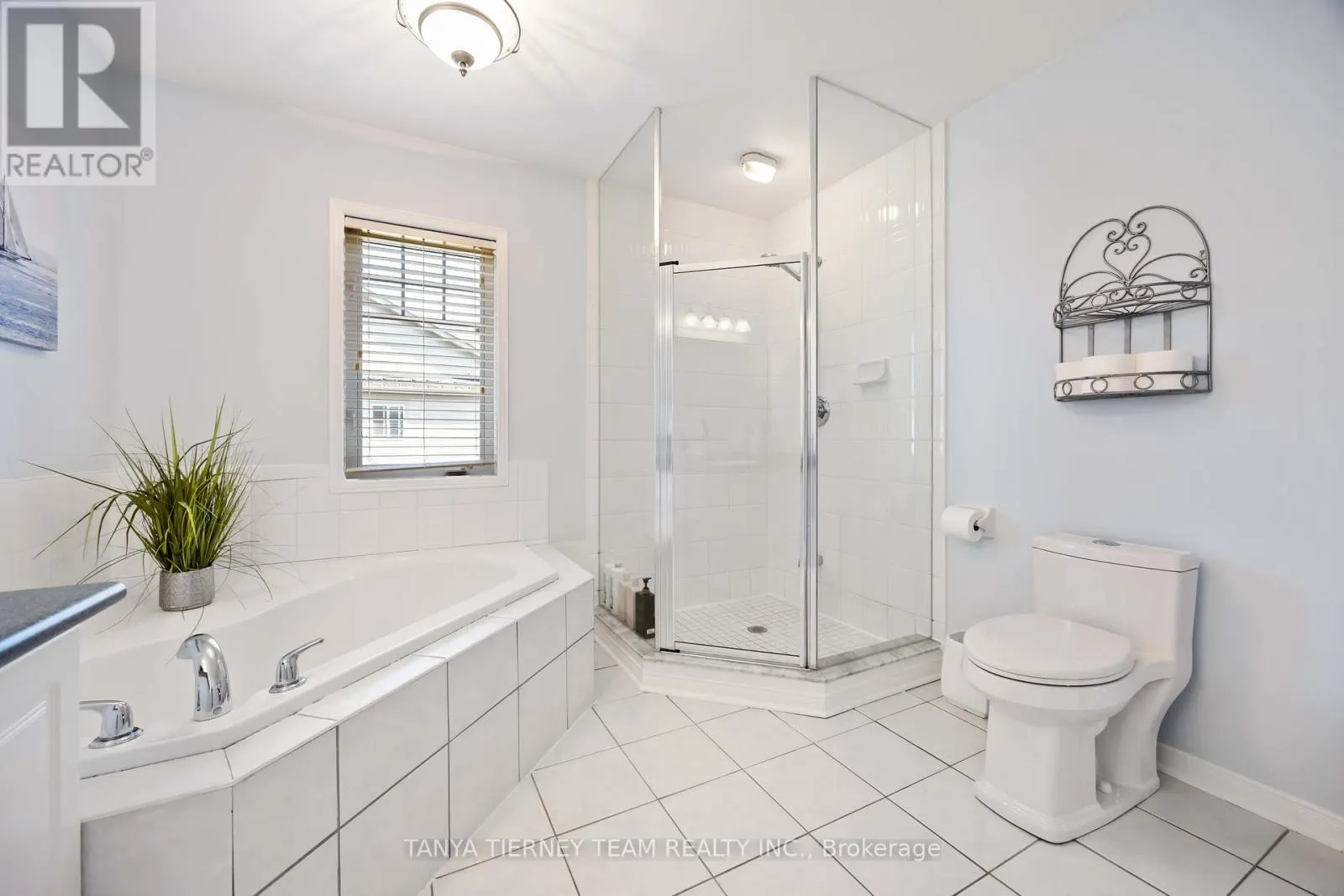30 CLARIDGE CRESCENT