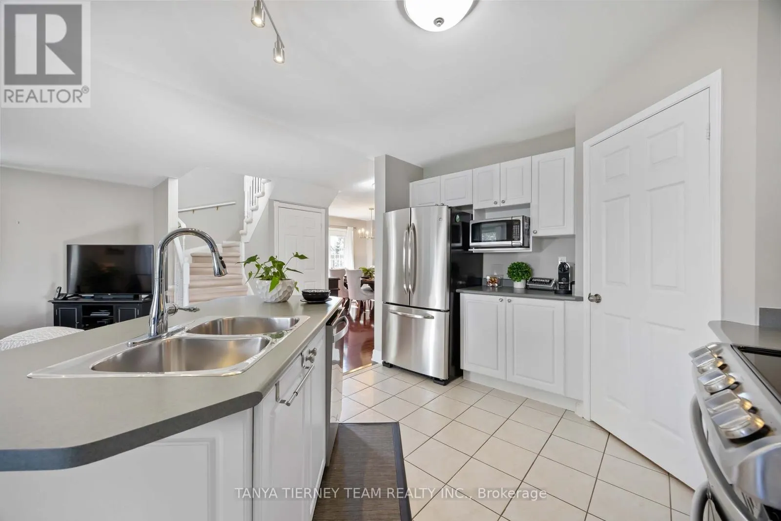 30 CLARIDGE CRESCENT