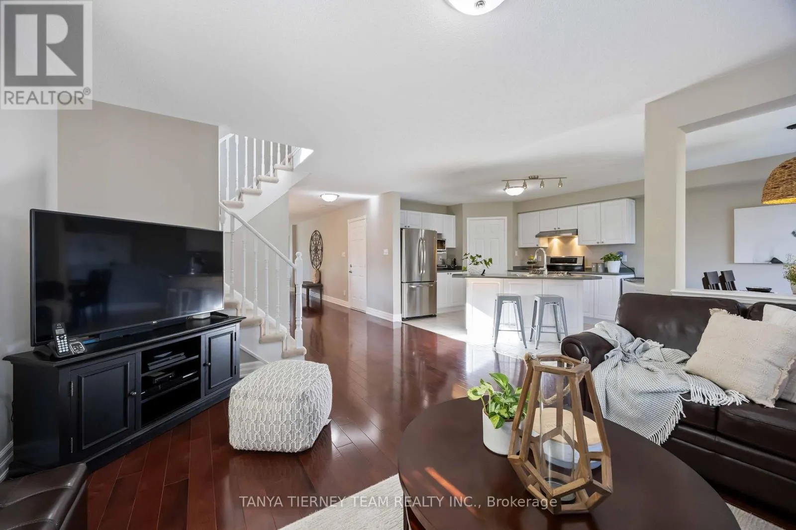 30 CLARIDGE CRESCENT