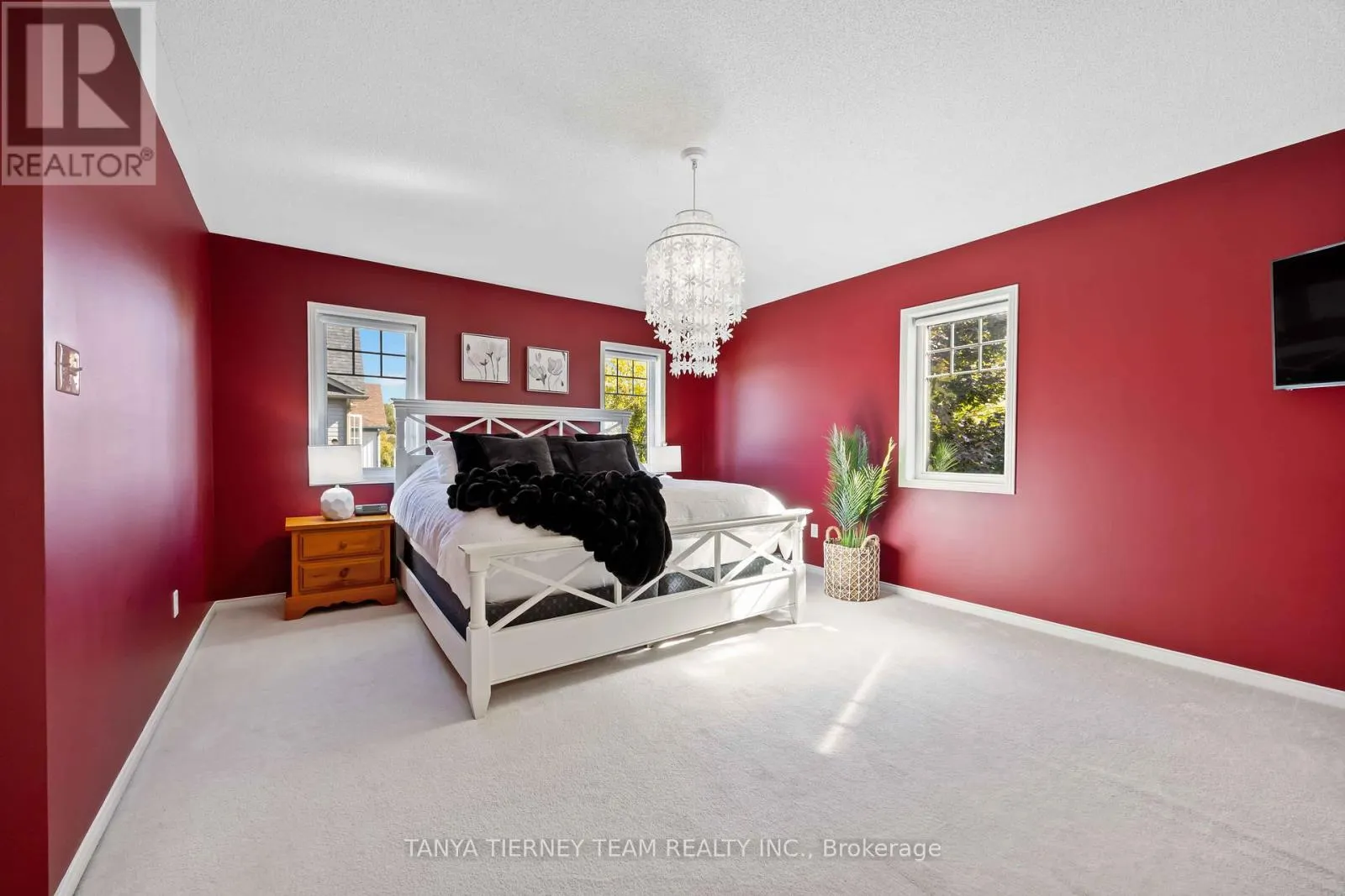 30 CLARIDGE CRESCENT