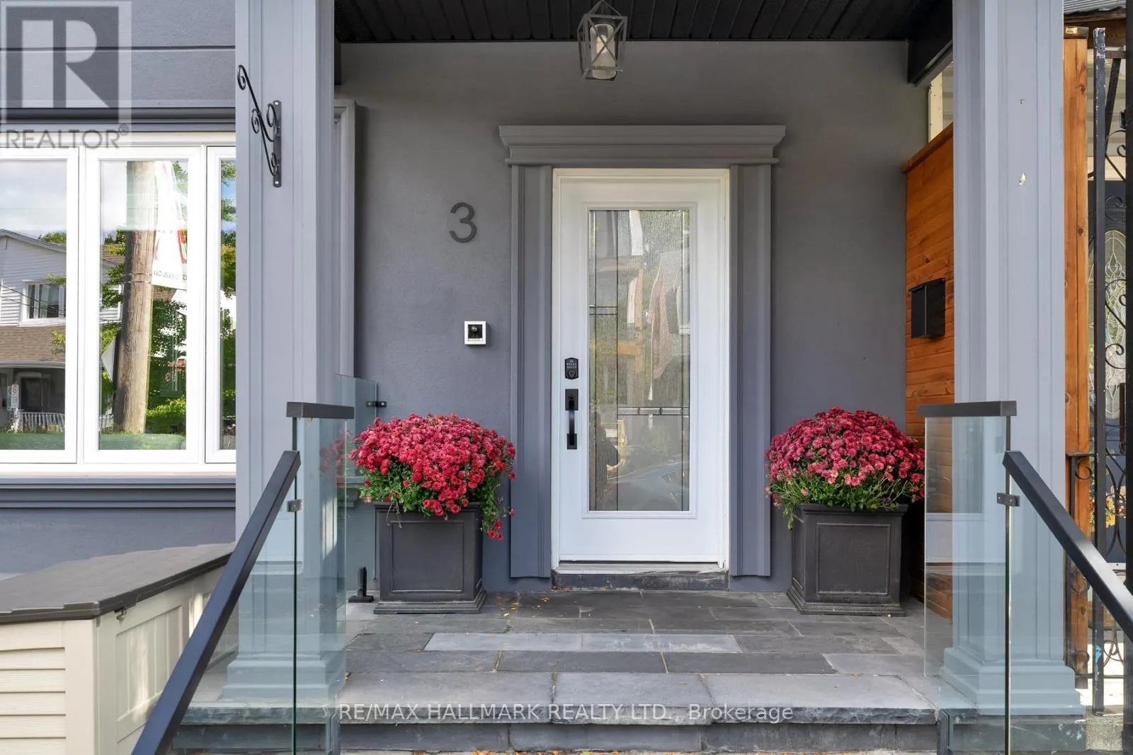 3 THYRA AVENUE