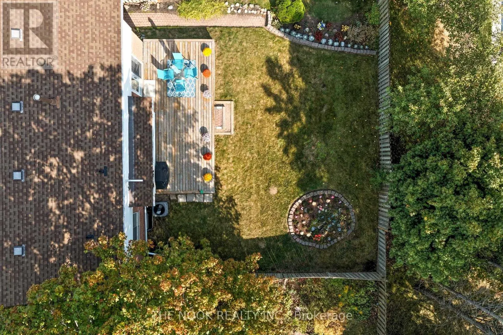 52 ROSALYNNE AVENUE