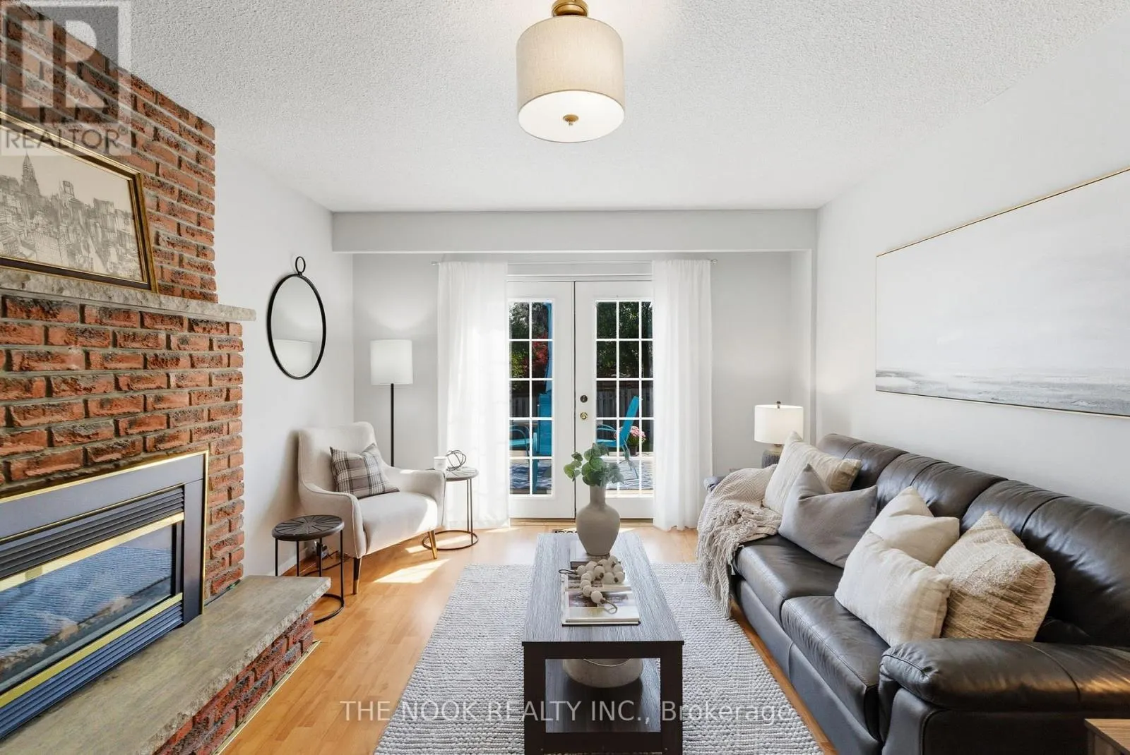 52 ROSALYNNE AVENUE