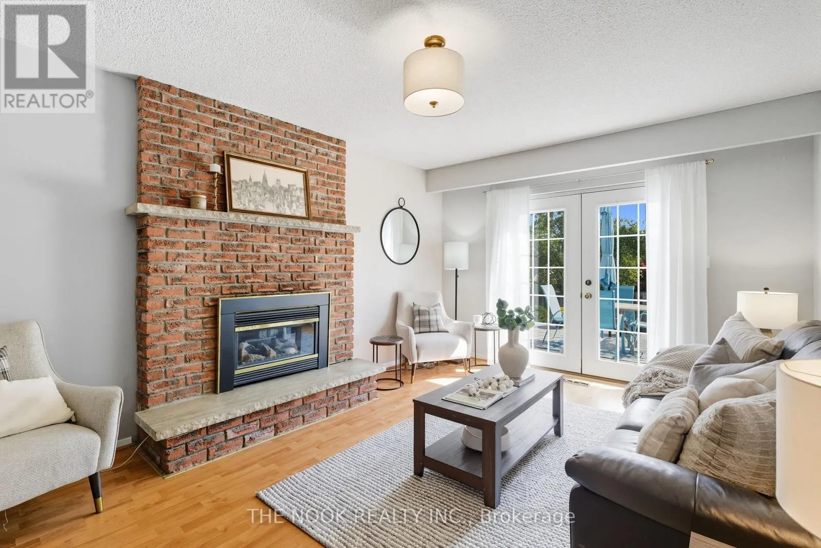 52 ROSALYNNE AVENUE