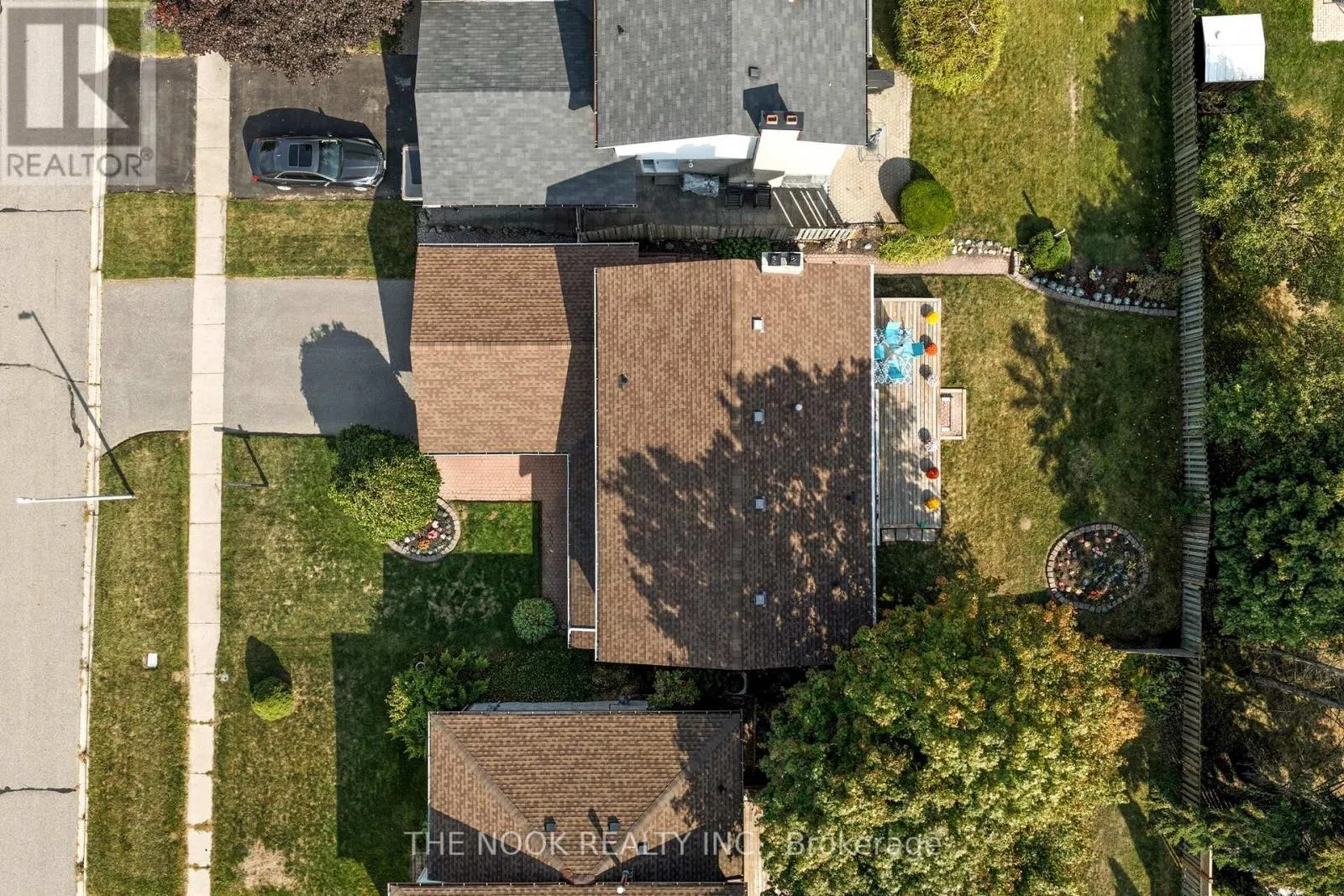52 ROSALYNNE AVENUE