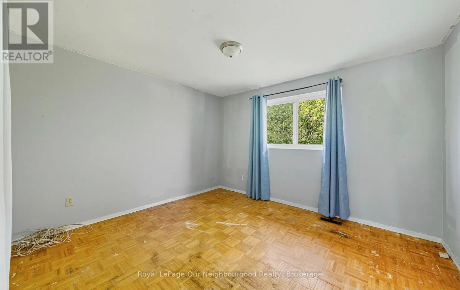 26 SLATER CRESCENT