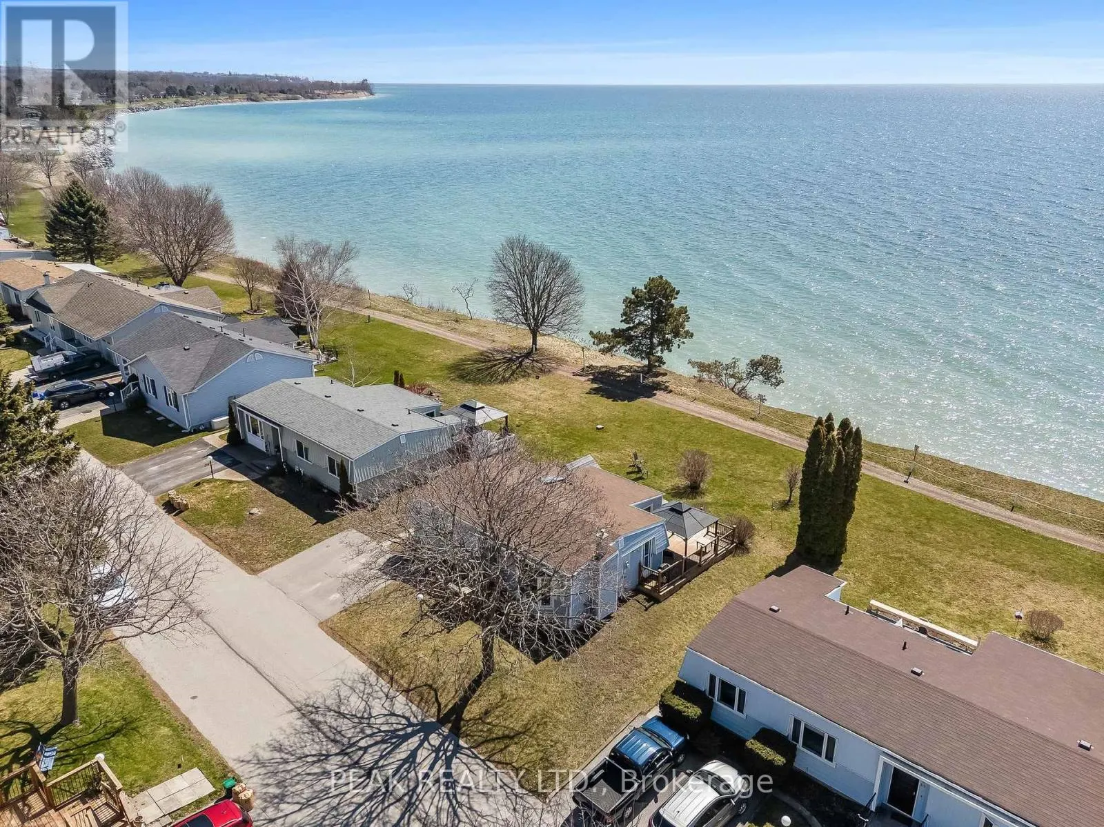 71 BLUFFS ROAD