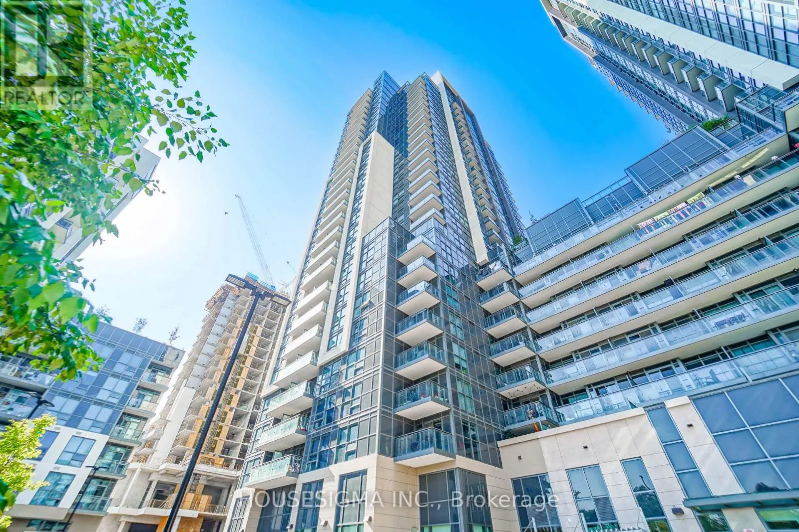226 - 20 MEADOWGLEN PLACE