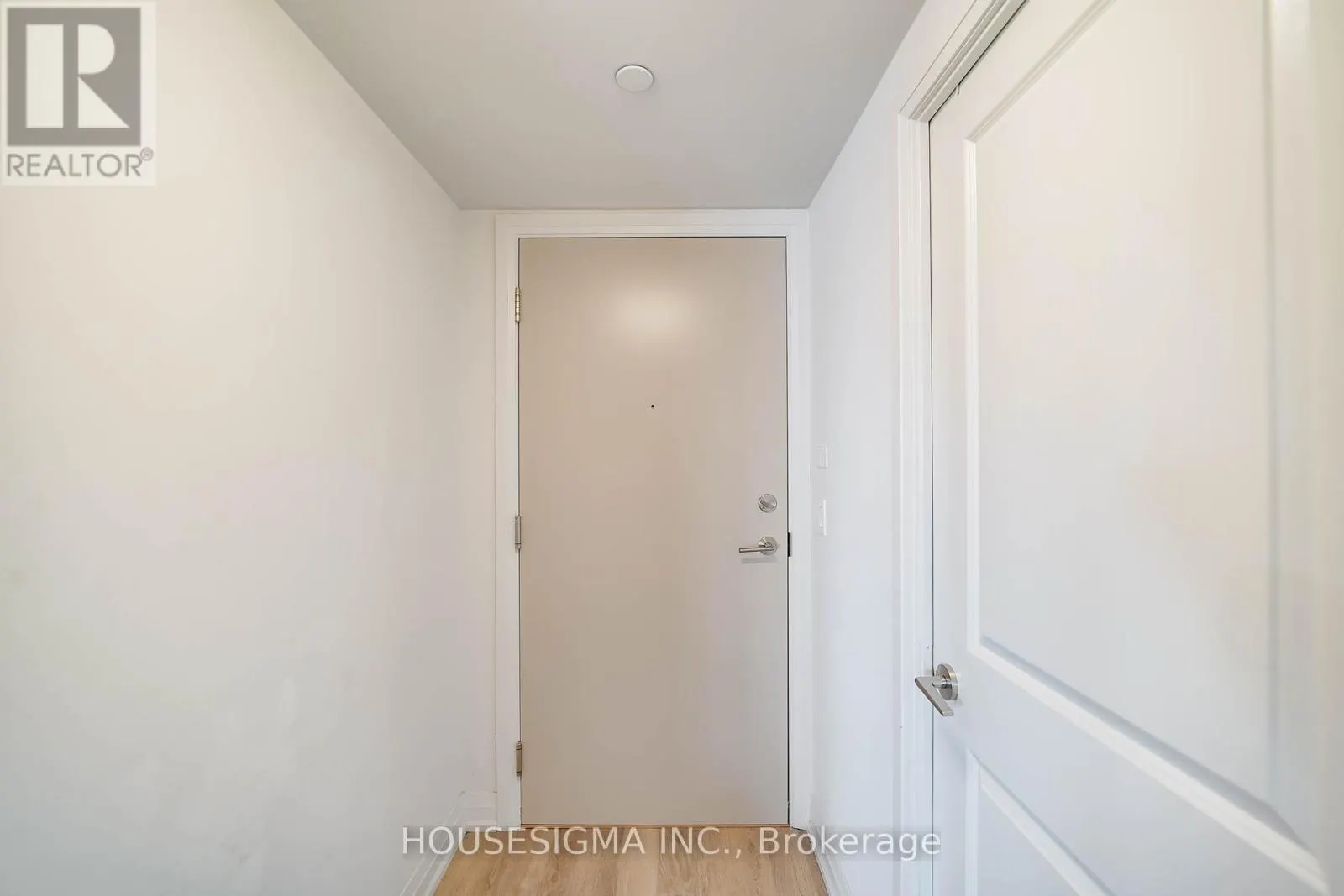 226 - 20 MEADOWGLEN PLACE