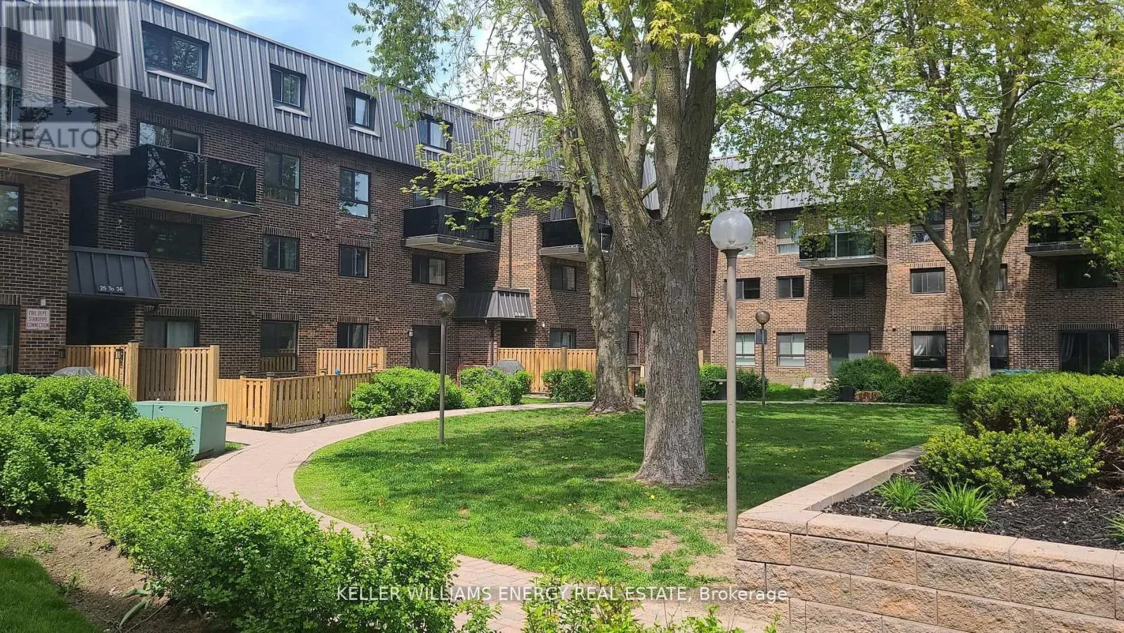 48 - 43 TAUNTON ROAD E, #48