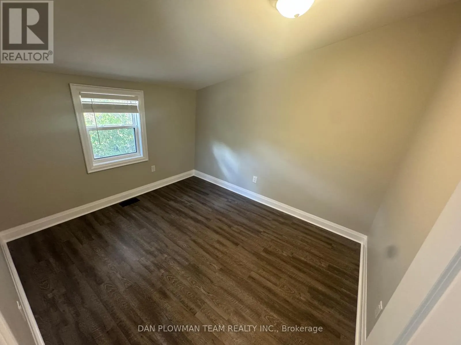 UPPER - 460 PARK ROAD S