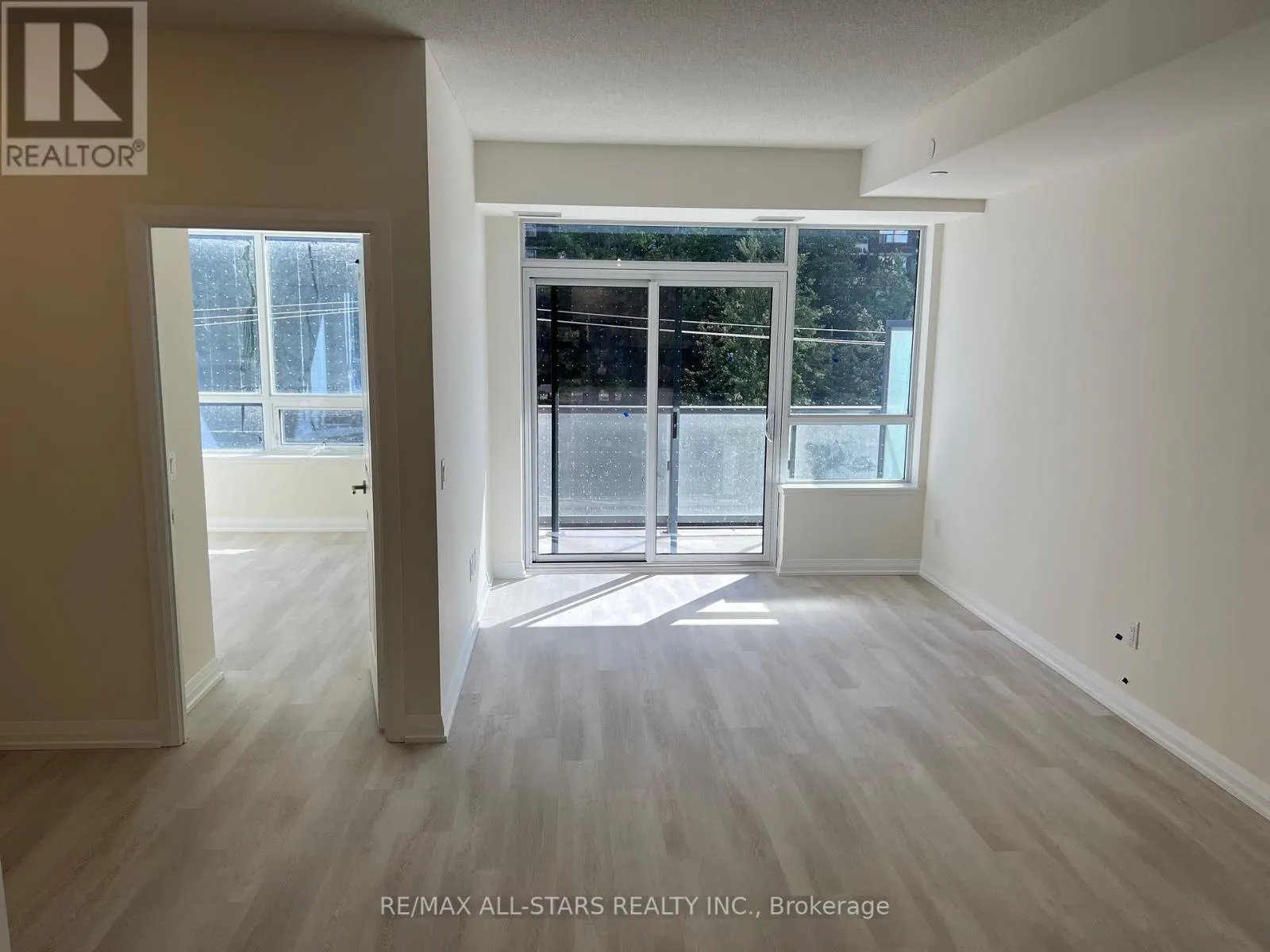 324 - 3270 SHEPPARD AVENUE E