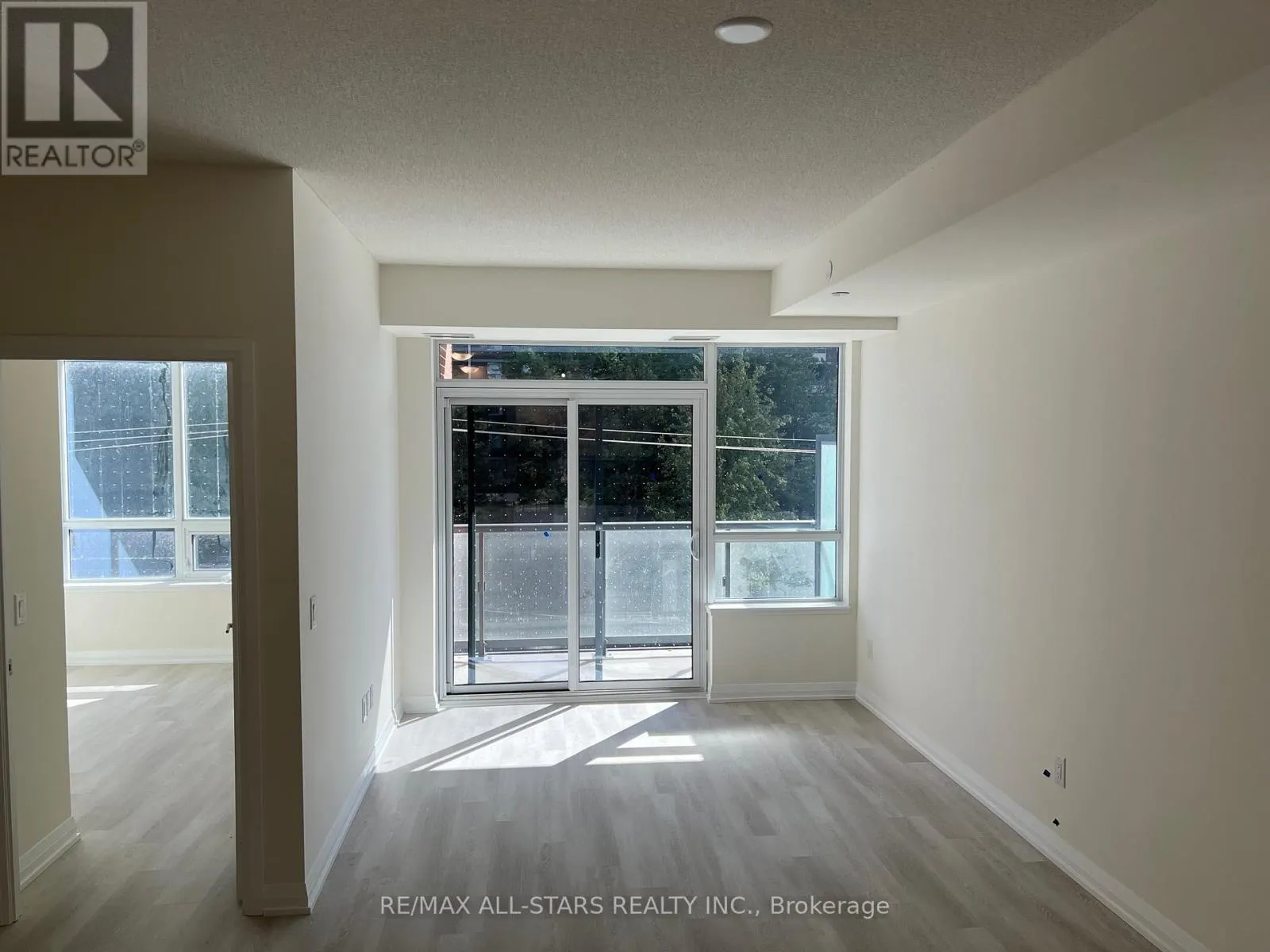 324 - 3270 SHEPPARD AVENUE E
