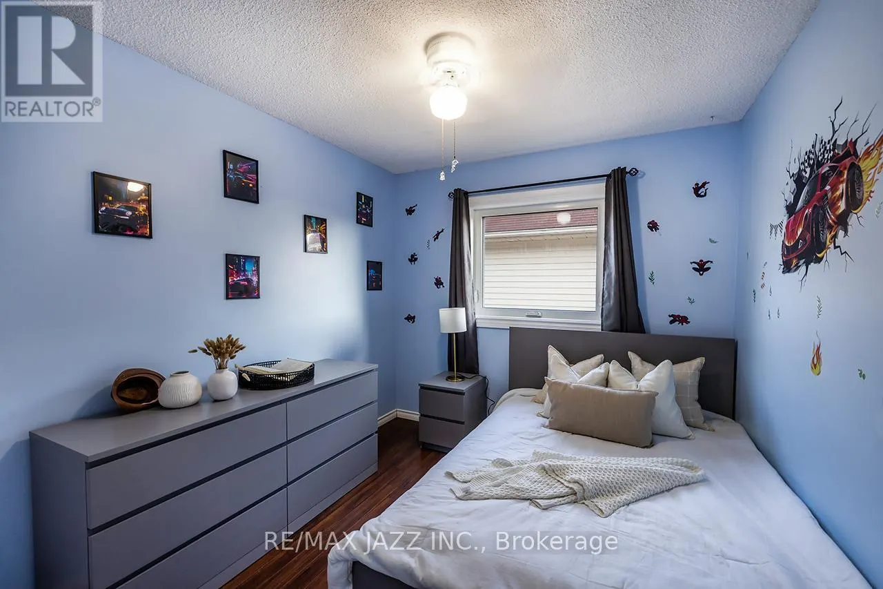 53 VAIL MEADOWS CRESCENT