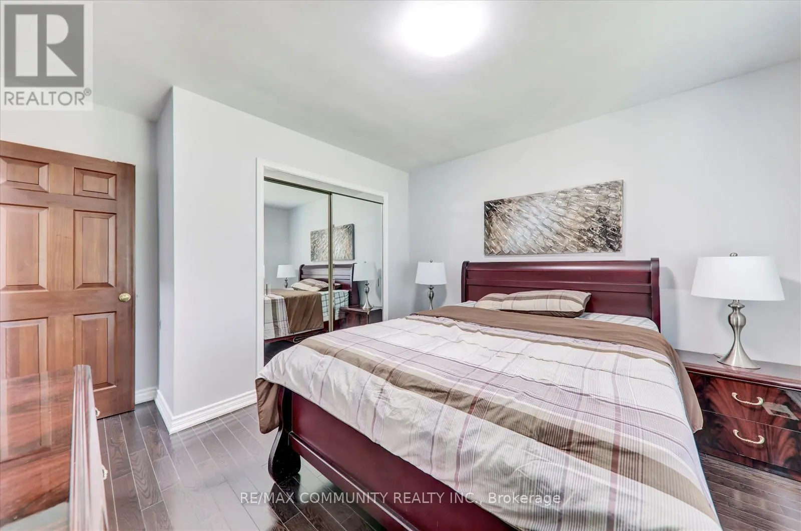 6 BARLOW ROAD