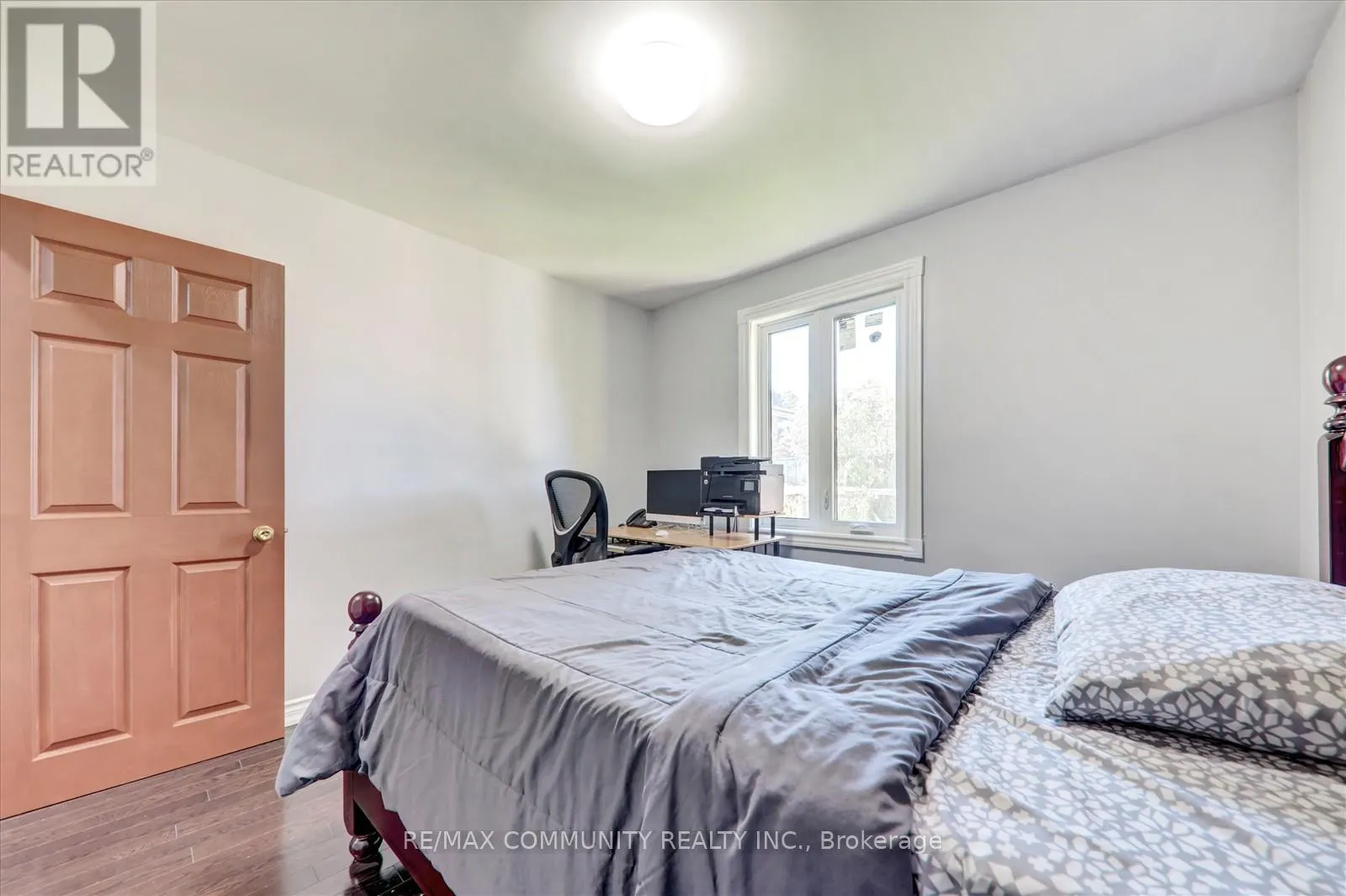 6 BARLOW ROAD