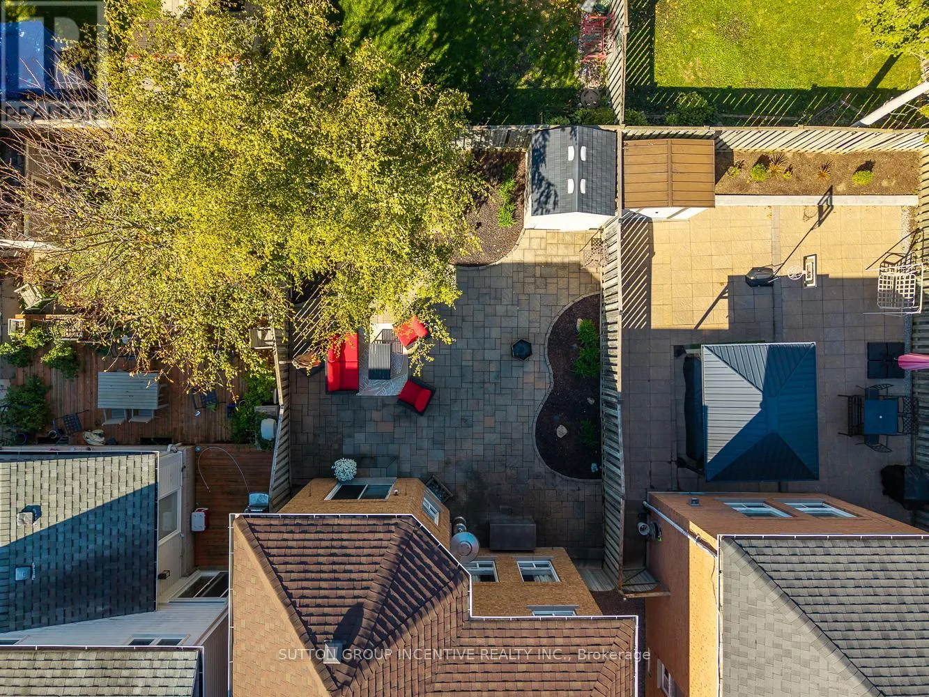 432 WOODSMERE CRESCENT