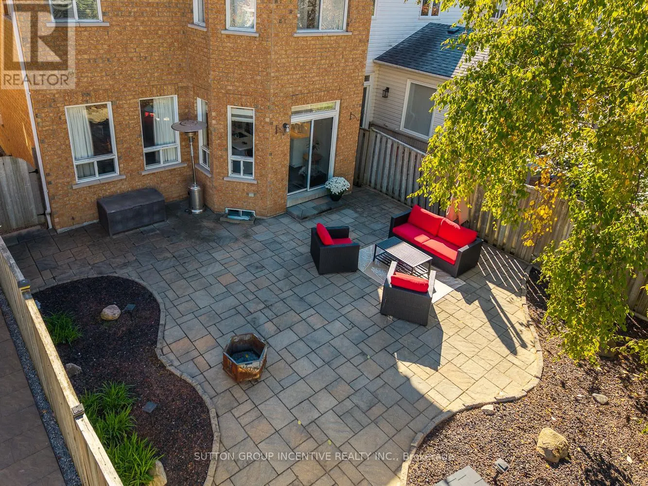 432 WOODSMERE CRESCENT