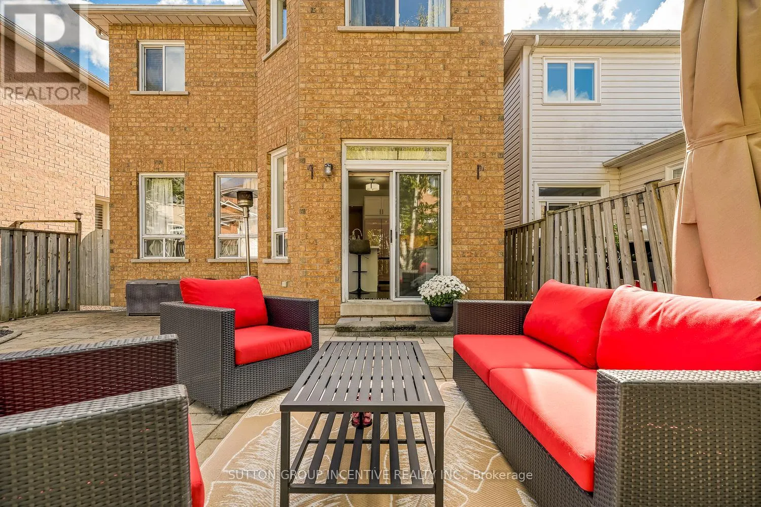 432 WOODSMERE CRESCENT