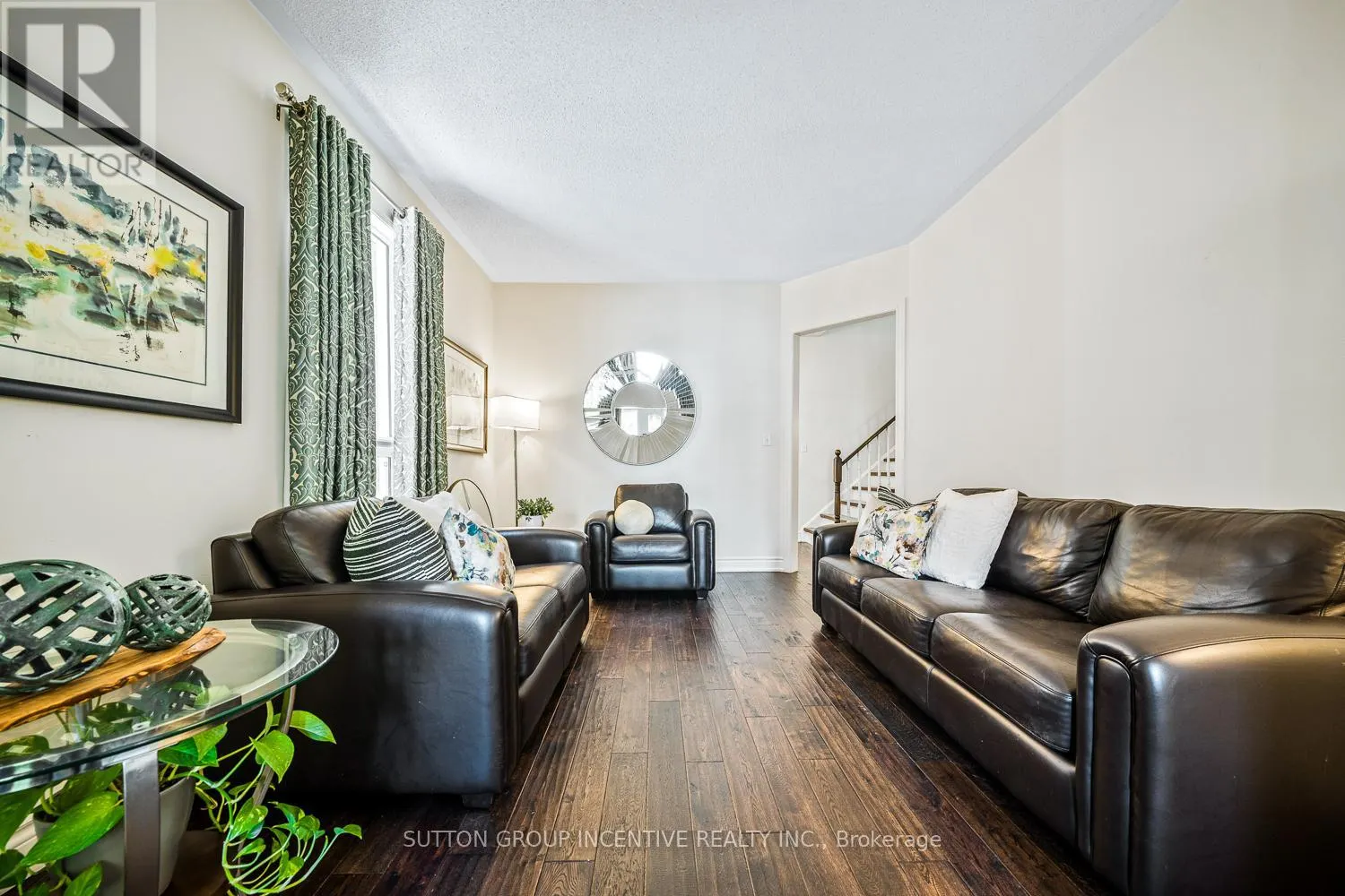 432 WOODSMERE CRESCENT