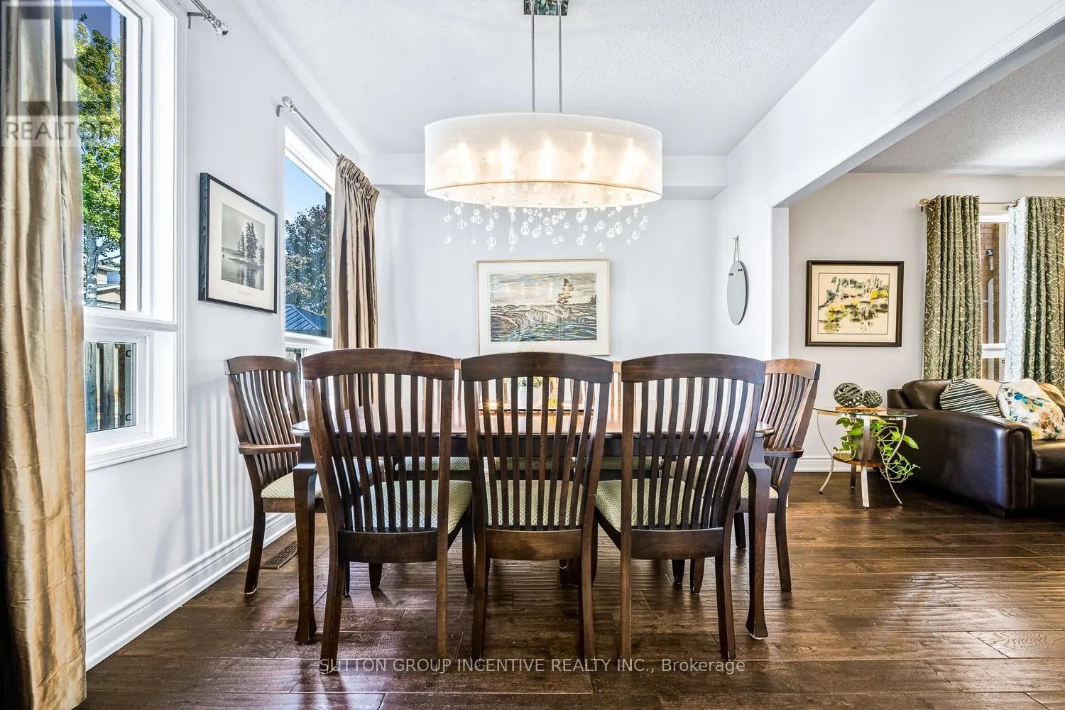 432 WOODSMERE CRESCENT