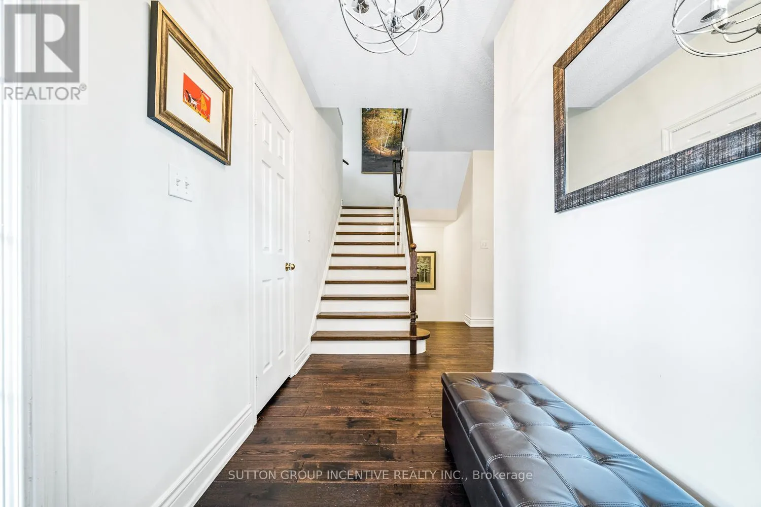 432 WOODSMERE CRESCENT