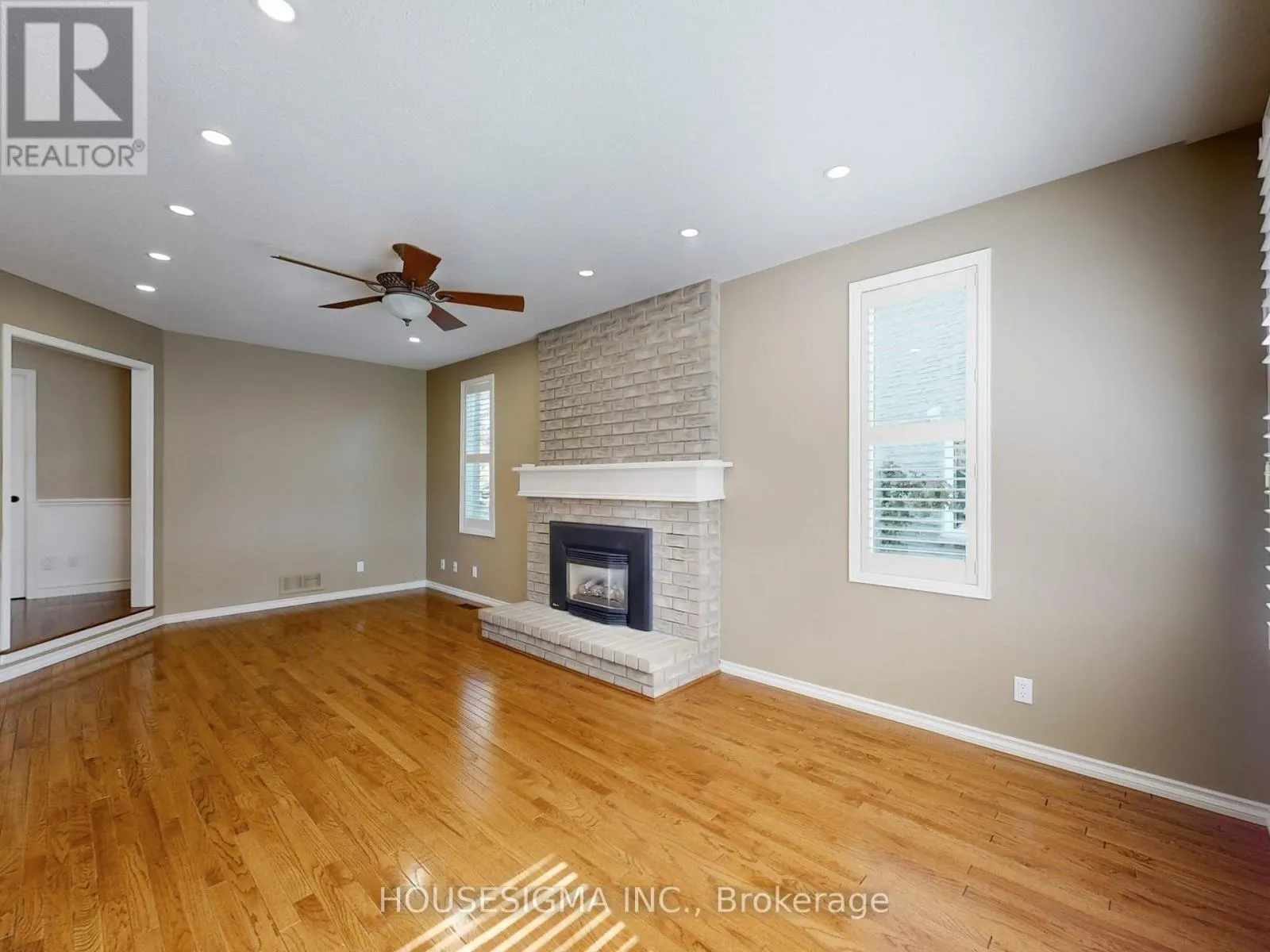 952 PEGGOTY CIRCLE